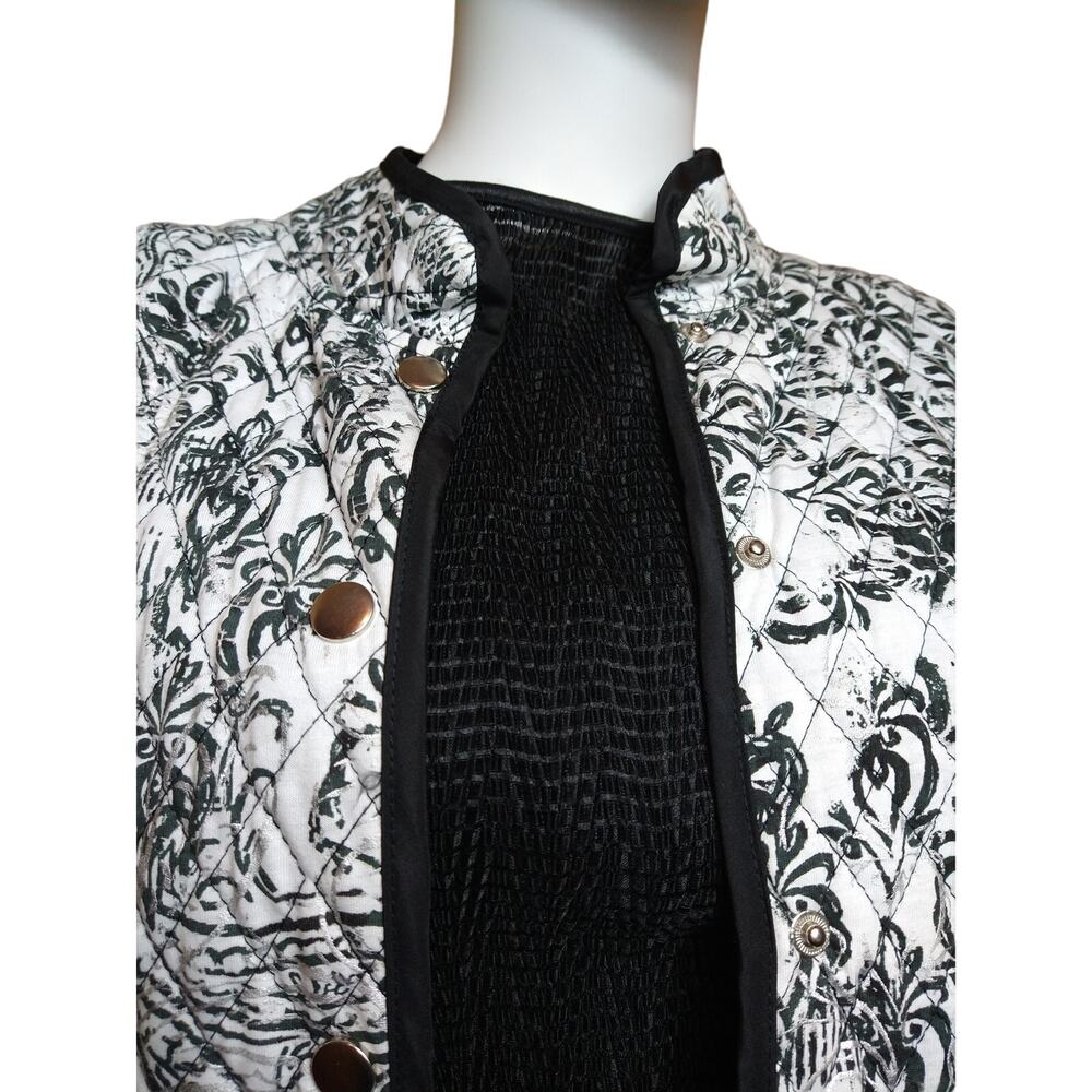 Lana Lee Top (L) & Onque Petite Jacket (PXL) - Stylish & Comfortable! - Picture 2 of 14